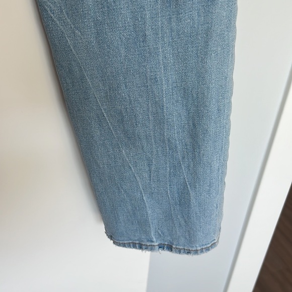 Abercrombie Curve Love, Ultra High Rise Ankle Straight Light Wash Jean - Picture 6 of 6